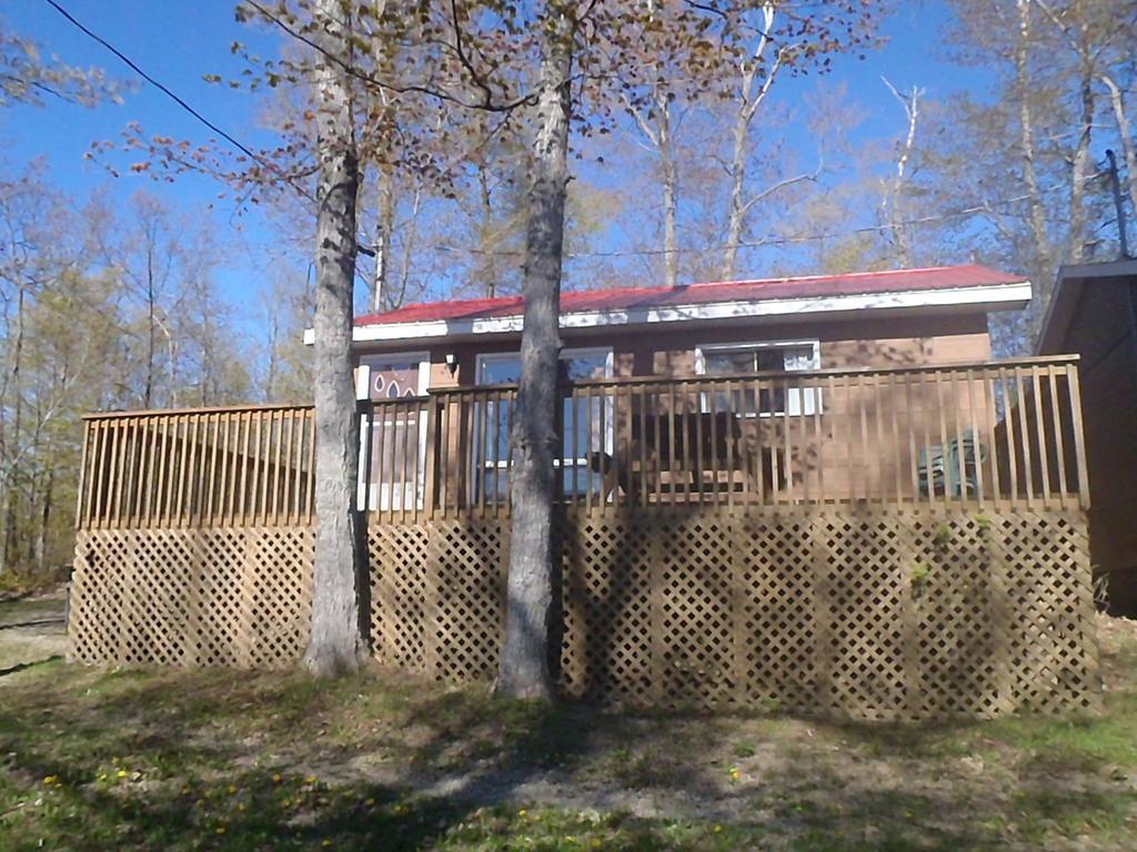 Red Lodge Resort Little Current Номер фото