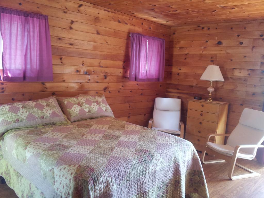 Red Lodge Resort Little Current Номер фото