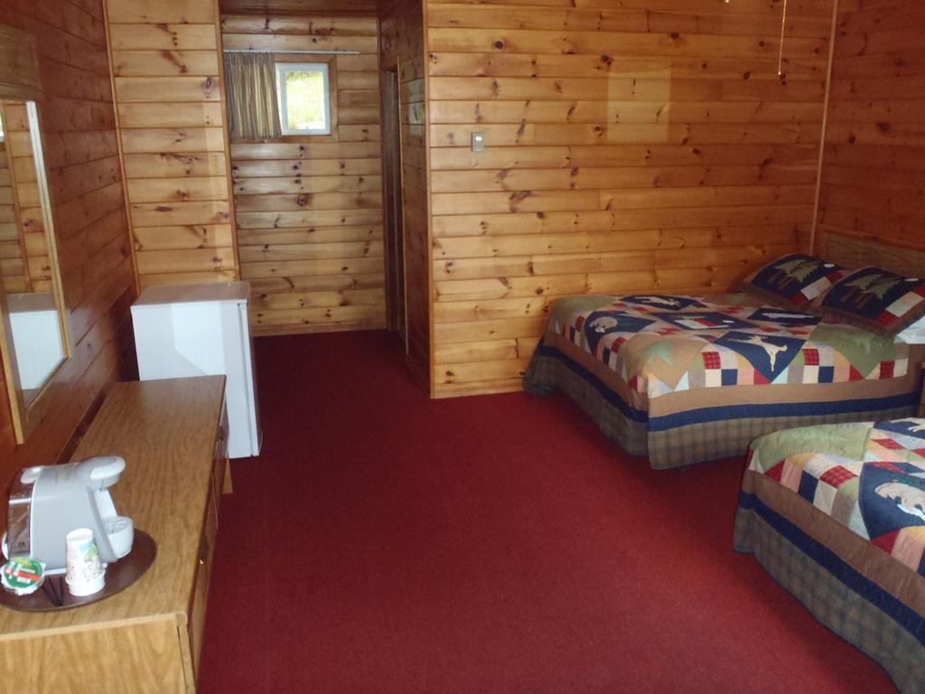 Red Lodge Resort Little Current Номер фото