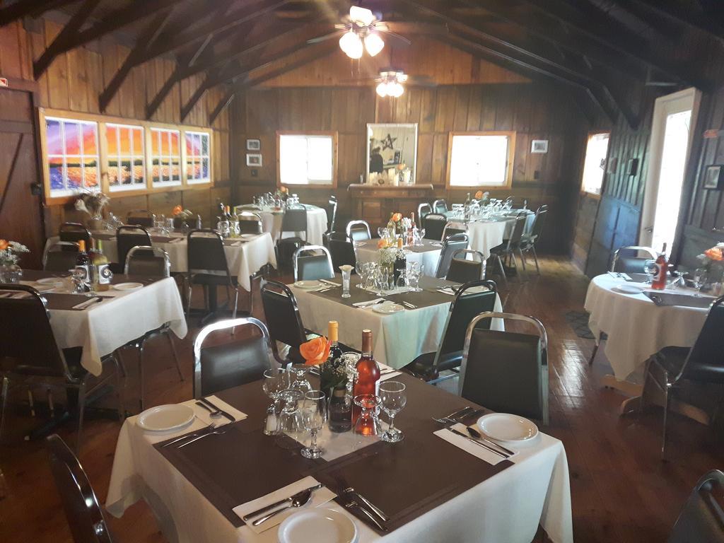 Red Lodge Resort Little Current Екстер'єр фото