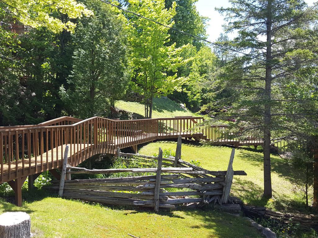 Red Lodge Resort Little Current Номер фото