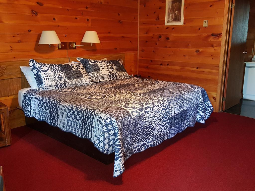 Red Lodge Resort Little Current Номер фото
