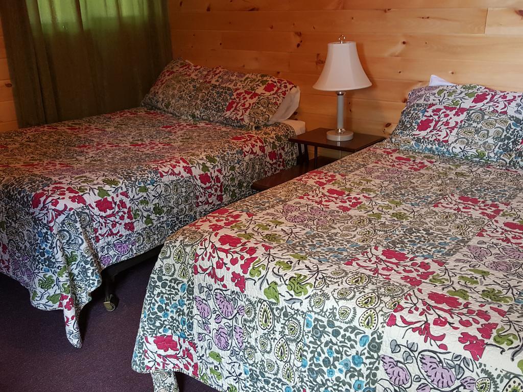 Red Lodge Resort Little Current Номер фото