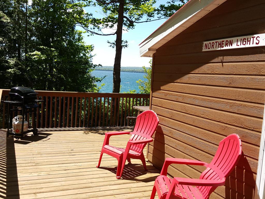 Red Lodge Resort Little Current Екстер'єр фото